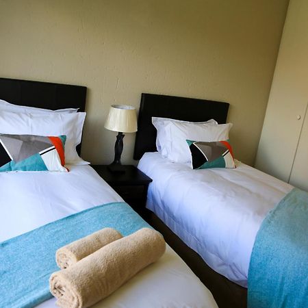 African Eagle Apartments Witfield Bagian luar foto