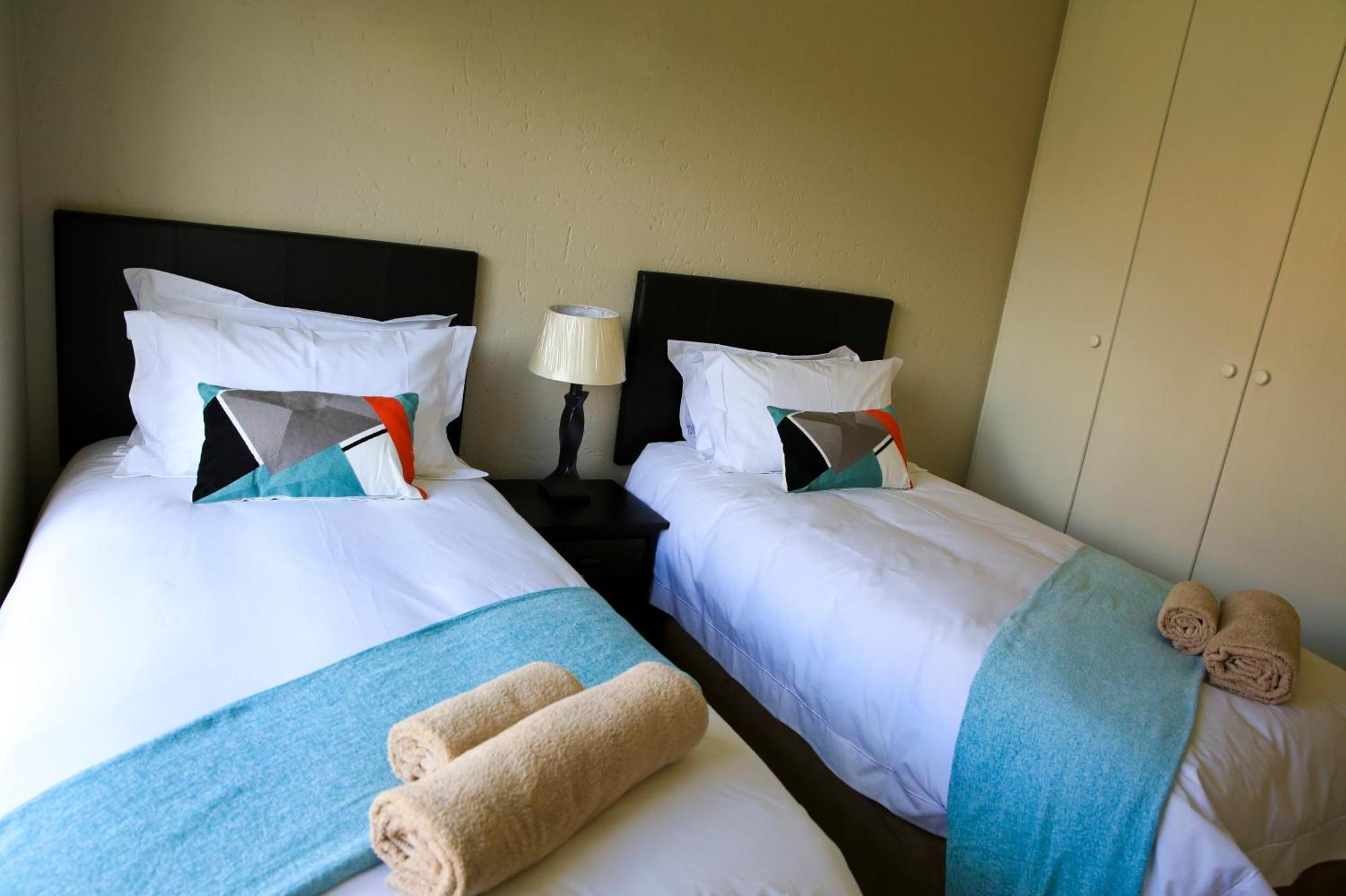 African Eagle Apartments Witfield Bagian luar foto