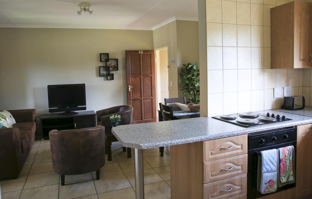 African Eagle Apartments Witfield Bagian luar foto