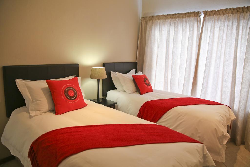 African Eagle Apartments Witfield Bagian luar foto