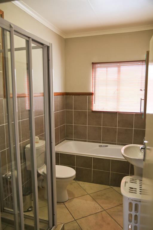 African Eagle Apartments Witfield Bagian luar foto