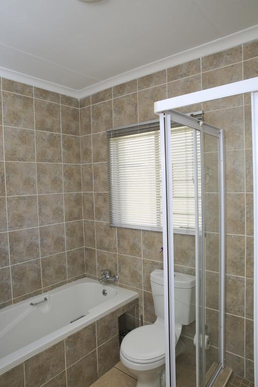 African Eagle Apartments Witfield Bagian luar foto
