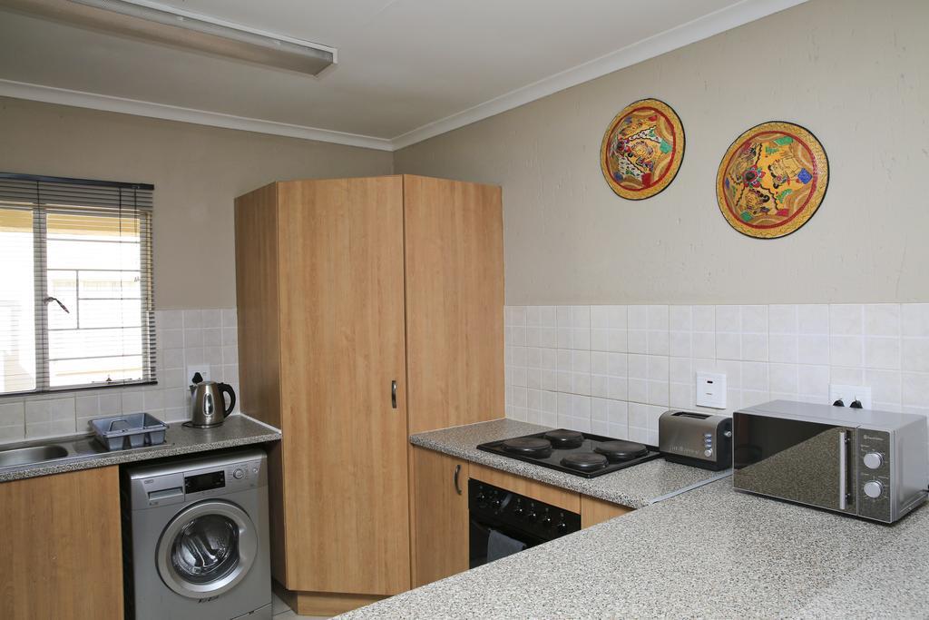African Eagle Apartments Witfield Bagian luar foto