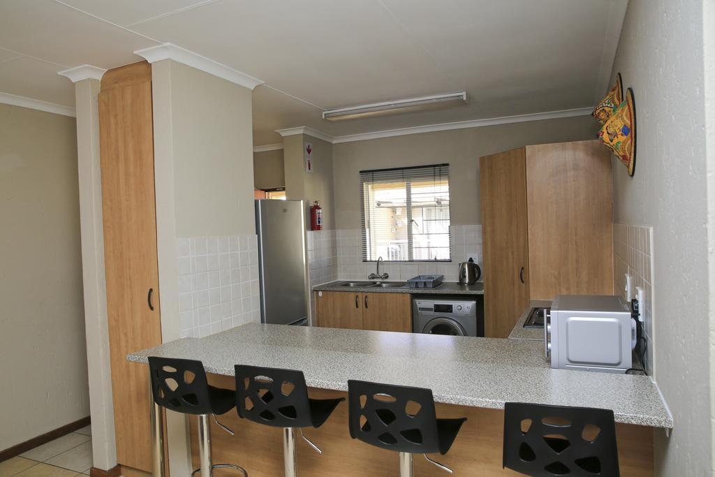 African Eagle Apartments Witfield Bagian luar foto